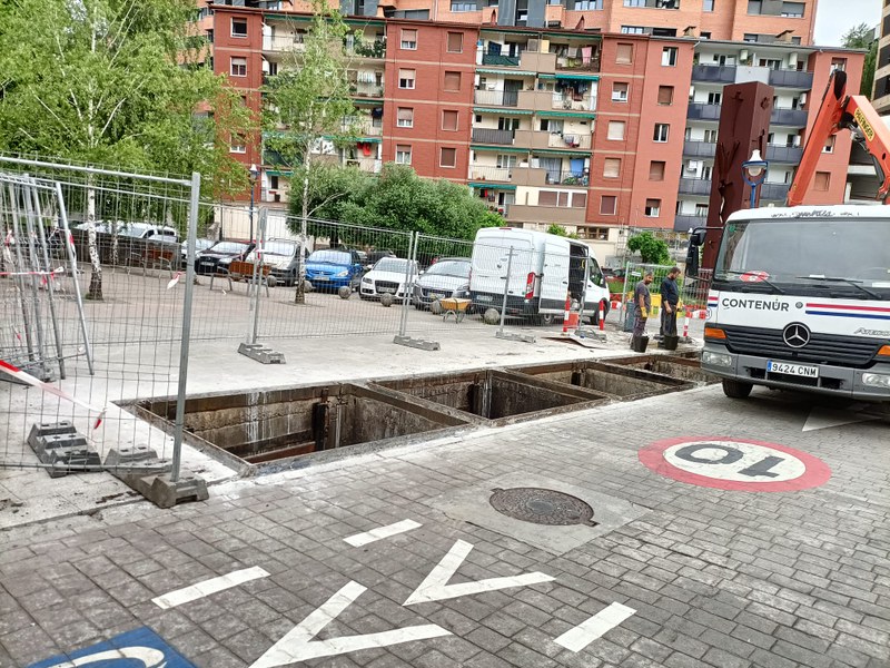 Comienzan las obras de renovación de los contenedores soterrados de Ermua