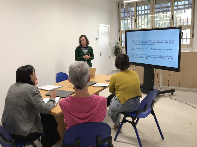 Debabarreneko hiru jantokitan egindako proiektu pilotuak elikagaien xahuketaren gaineko emaitza esanguratsuak utzi ditu